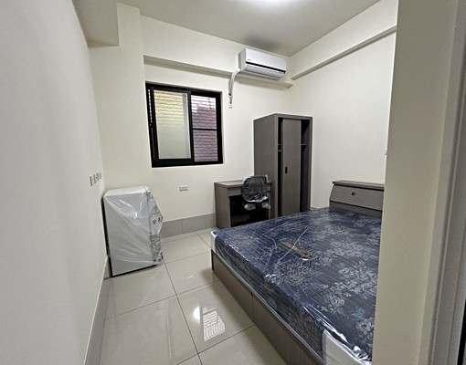 全新建築與設備、限租女生、近文藻大學、自由市場、捷運、有電梯 - Image 1