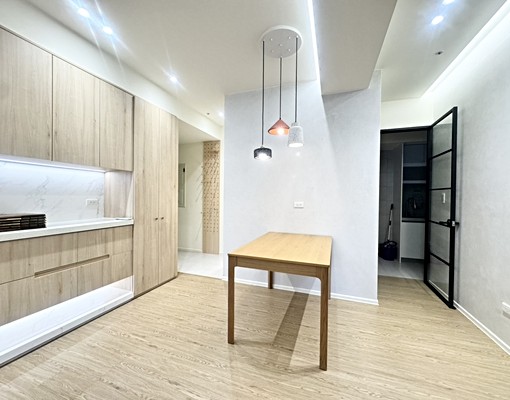 高鐵站前-質感3改2房平面車位、採光佳、高樓層景觀戶 - Image 1