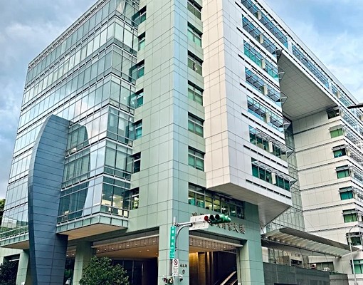 臨中山北路三段大同大學、德惠街A級辦公坡道平面超級豪華車位 - Image 1