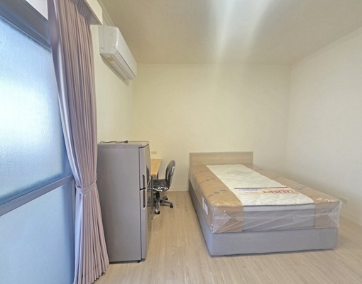限女生~台灣大學精妝陽臺大套房-4A~天然瓦斯熱水器 - Image 4