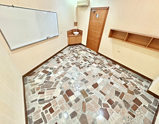 正一房一廳✨可店面可住家✨適合工作室✨門口好停汽車 - Image 6