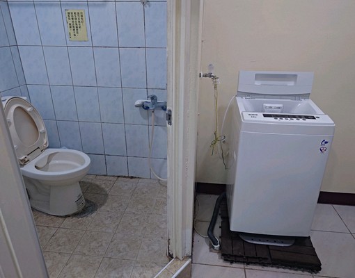 獨洗套房出租/採光好/附電視冰箱 - Image 4