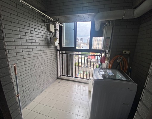 嶺東寶雅忠勇路旁/精美社區二房休旅車位/可租補採光好/特惠件 - Image 9