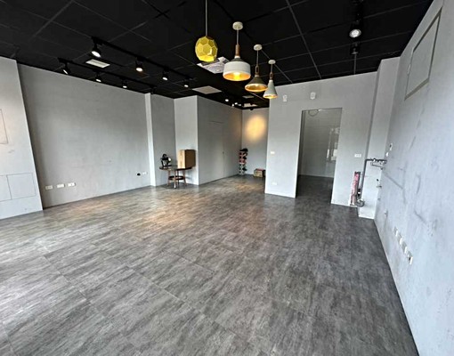 金店面✨楠梓高大特區✨臨路邊間大面寬 - Image 4