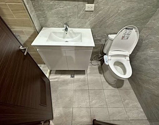 大潭重劃區全新四房庭院停車漂亮透天厝可租補 - Image 8