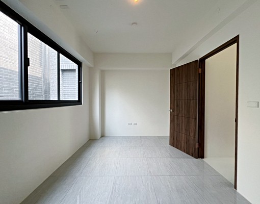 「房小綺」沙鹿|新光田旁|稀有臨路豪墅|降租需家具可談👍 - Image 7