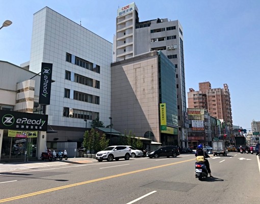 鳳西捷運家樂福雙店面 - Image 4