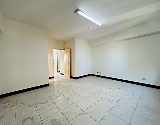 中西區｜荷蘭湖美明亮三房平車(租) - Image 9