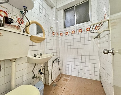 國美綠園道前院停車,1樓有孝親房別墅 - Image 8