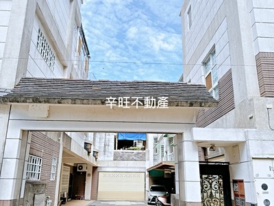 稀有釋出｜文雅國小正前・大面寬雙車位質感別墅