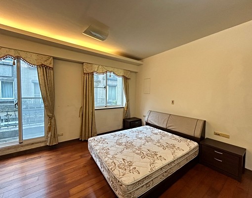 近SOGO商圈*南園二路*透天別墅 - Image 7