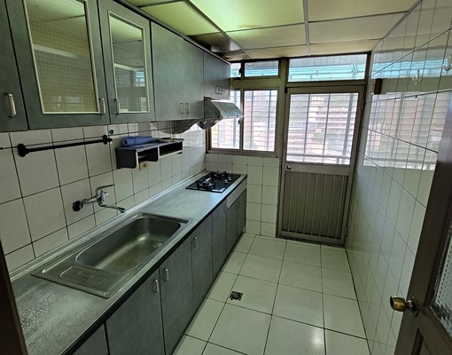 可租補、報稅_能仁家商旁電梯大四房 - Image 4