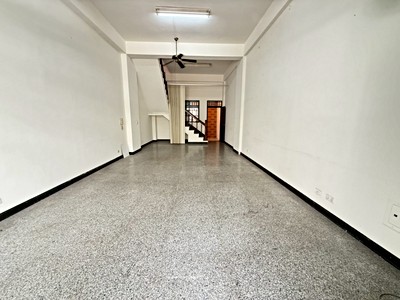 十甲商圈臨路透店透店