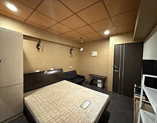 府中可貓套房-8坪空間有對外窗⏩Howard - Image 3