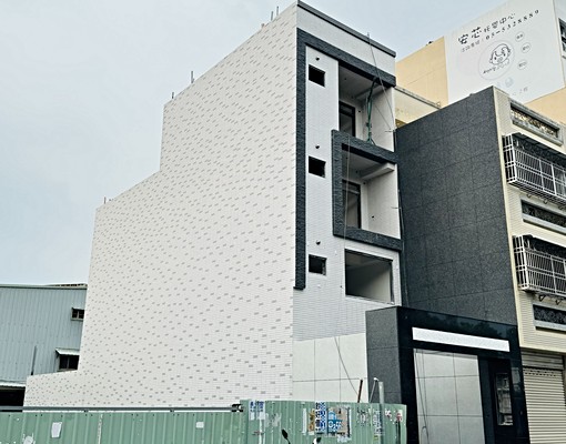 雲林斗六電梯透天符合補習班法規建築(租長期有優惠) - Image 3