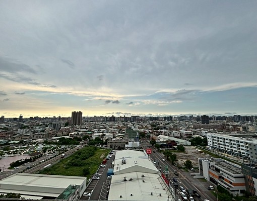 太平全新大櫻國3視野兩房附平面車位租金27000含管理費 - Image 1