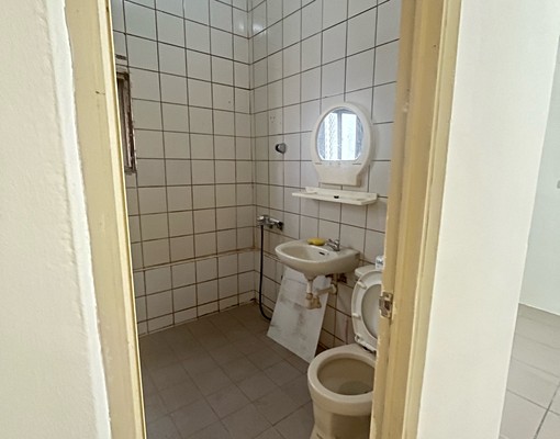 嘉里三街二樓,兩房兩廳一衛一陽台可租補長 - Image 2