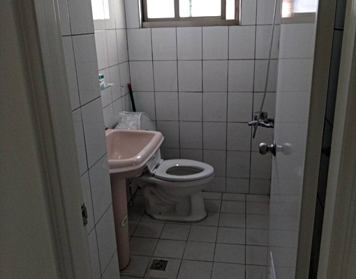 成功國小旁,生活機能佳,近64快速道路 - Image 2