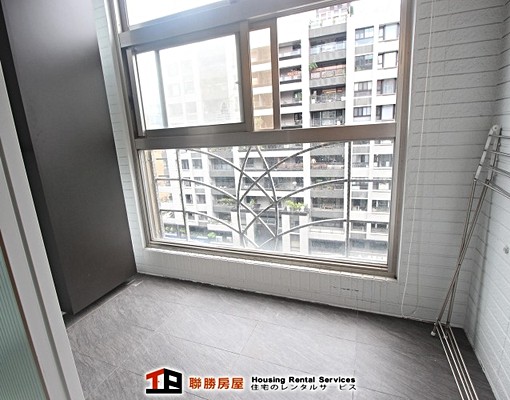 美麗華商圈│捷運劍南路│漂亮裝潢開放式空間│有陽台 - Image 10