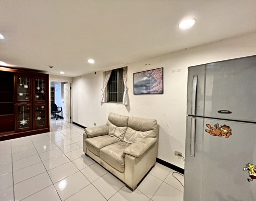 捷運走路10分鐘🌟板橋互助街露台3房🌟可租補 - Image 1