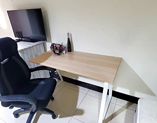 三多路~熱鬧百貨商圈捷運旁~邊間大套房~衛浴有開窗 - Image 5