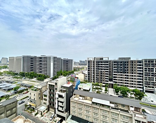 高鐵A18站ꕤ成家大璽景觀全配雙衛浴開窗三房車位 - Image 3
