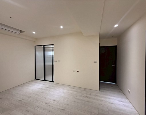 房間都有窗,全新交屋漂亮兩房+平面車 - Image 3