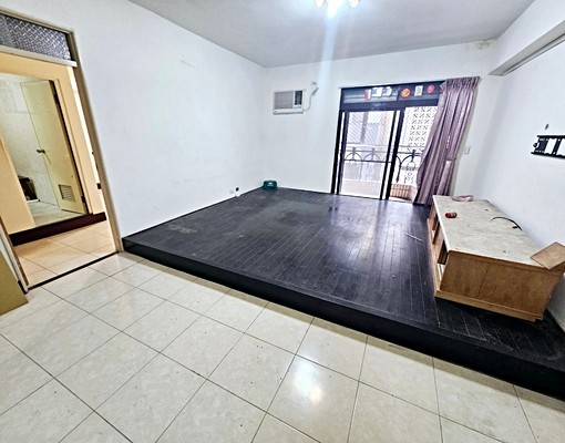 粘聖芬~西區模範街4房2衛浴採光好 - Image 4