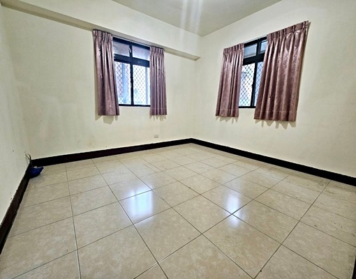 粘聖芬~西區模範街4房2衛浴採光好 - Image 6