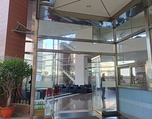 可租補鼎山商圈學生電梯房,近高醫高科大,工作室亦可 - Image 5