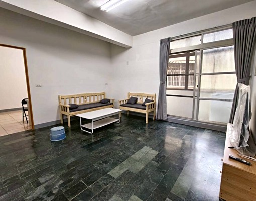 東區🔺健身3房4F變頻冷氣~全新整理~家電(全新)~可租補 - Image 2