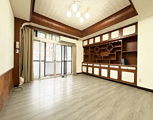 社會住宅/可租補/免仲介費/近大遠百四房前陽台進出門口好停車 - Image 1
