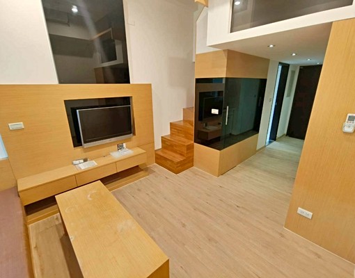 挑高3米6~新冷氣.新地板.全新粉刷. - Image 10