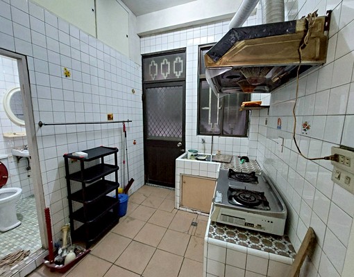 蘇澳市區鬧中取靜生活好方便透天厝 - Image 3