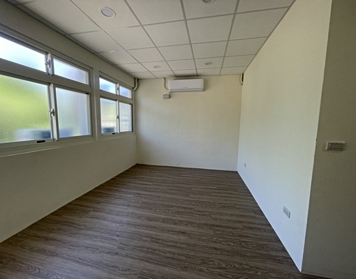 思賢國小永久棟距3房前後採光可以租補入戶籍 - Image 2