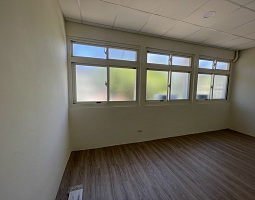 思賢國小永久棟距3房前後採光可以租補入戶籍 - Image 3