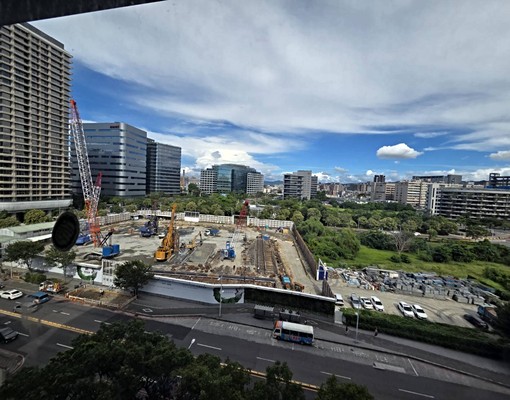 高樓層，景觀戶,近捷運 - Image 1