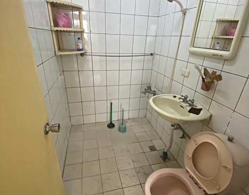 潭子國中福潭路/透天角間1~3樓五房平車/可工作室可租補營登 - Image 9