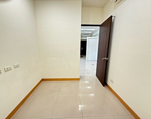 🏠新巨蛋正四房稀有大空間採光通風極佳! - Image 13