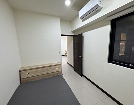 遠六朝東美兩房車全配出租洽吳原誌 - Image 7