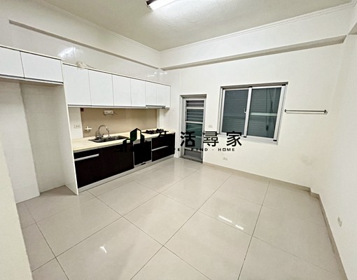 🗿安南5房透天、有車庫空間大可租補入戶籍✨🗿 - Image 3