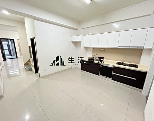 🗿安南5房透天、有車庫空間大可租補入戶籍✨🗿 - Image 4