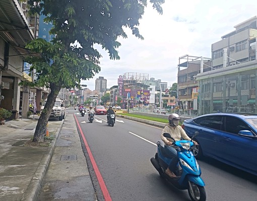 📞苓雅區輕軌科工館站火車站旁店住 - Image 2
