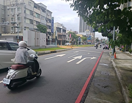 📞苓雅區輕軌科工館站火車站旁店住 - Image 1