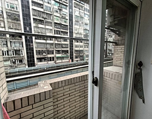 內湖站宏泰巨星電梯大三房機能佳交通便利 - Image 11