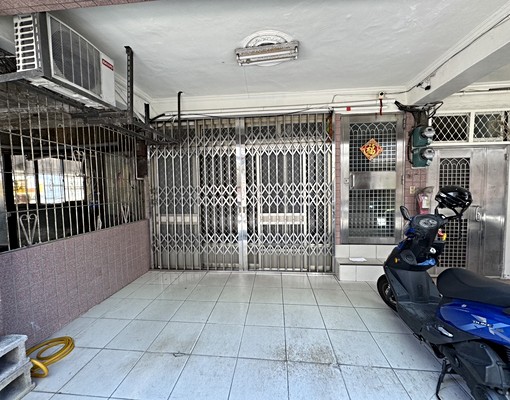 士林捷運三房一樓,門前機車位好停 - Image 1