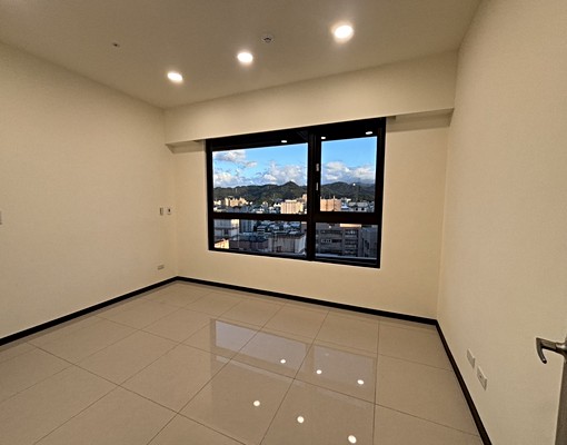 🍎邊間大氣三房🏠遠觀壯闊山景⭐️加入Line好友立即預約 - Image 4