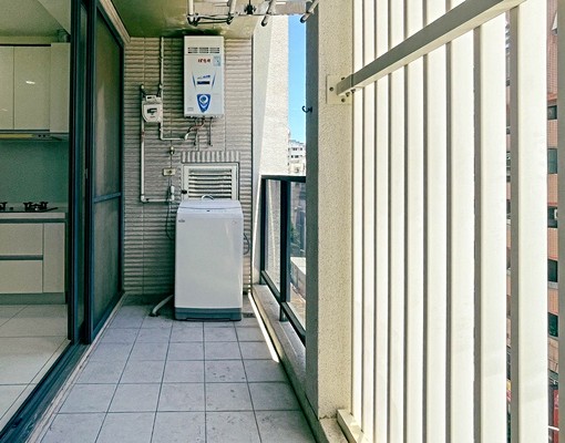 免仲~可租補~民有三街大套房含機車位 - Image 2