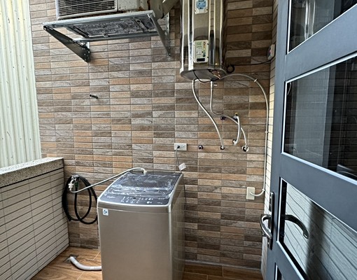 市區遠東百貨旁全新落成屋主自租-獨棟電梯透天套房 - Image 9