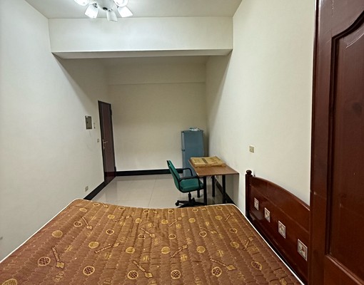 關新光復路玄關衣帽鞋櫃衛浴對外窗套房 - Image 13